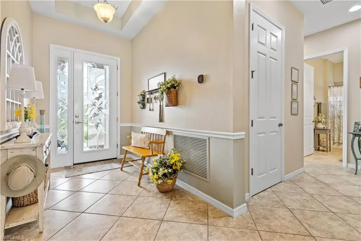 2875 Sunset Pointe Cir E, Cape Coral, Florida 33914