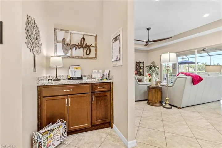 2875 Sunset Pointe Cir E, Cape Coral, Florida 33914