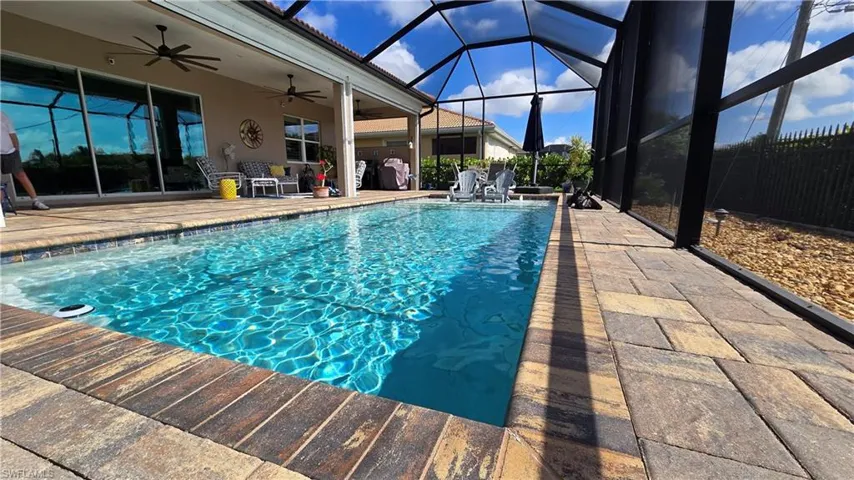 2875 Sunset Pointe Cir E, Cape Coral, Florida 33914