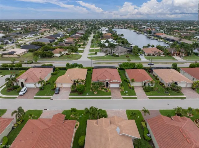 2875 Sunset Pointe Cir E, Cape Coral, Florida 33914