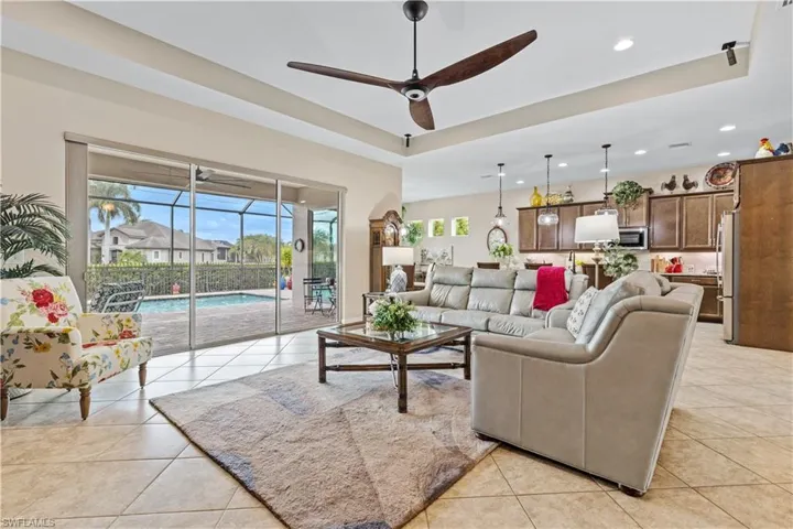 2875 Sunset Pointe Cir E, Cape Coral, Florida 33914