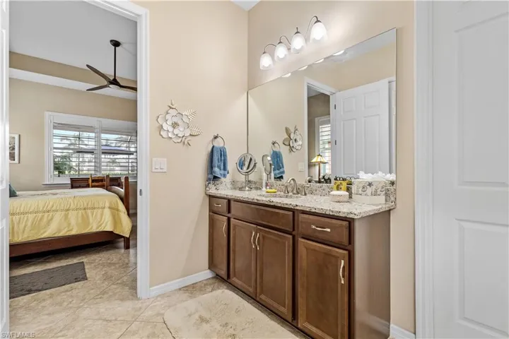 2875 Sunset Pointe Cir E, Cape Coral, Florida 33914