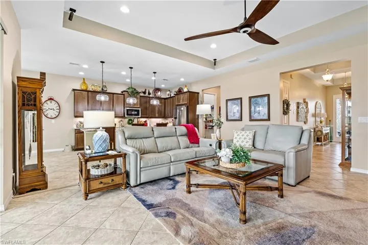 2875 Sunset Pointe Cir E, Cape Coral, Florida 33914