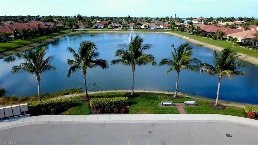 2875 Sunset Pointe Cir E, Cape Coral, Florida 33914