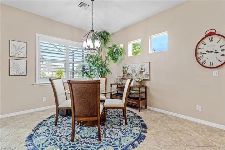 2875 Sunset Pointe Cir E, Cape Coral, Florida 33914