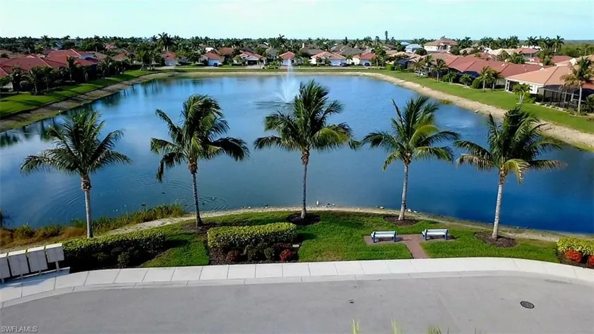 2875 Sunset Pointe Cir E, Cape Coral, Florida 33914