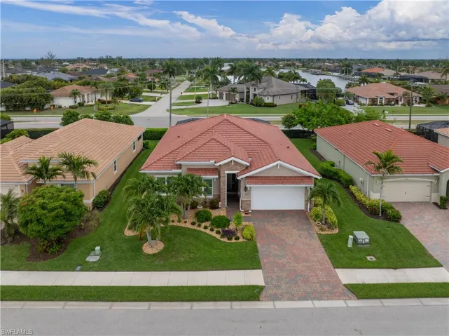 2875 Sunset Pointe Cir E, Cape Coral, Florida 33914