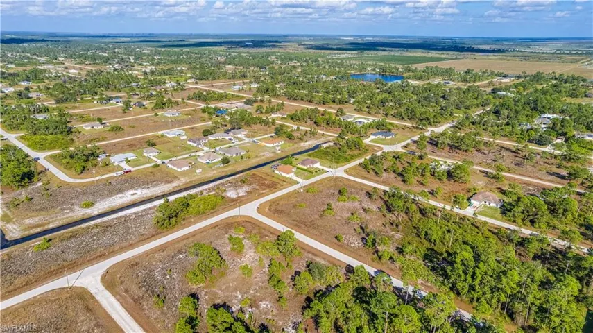 1042  Manta S AVE, Lehigh Acres, FL 33974