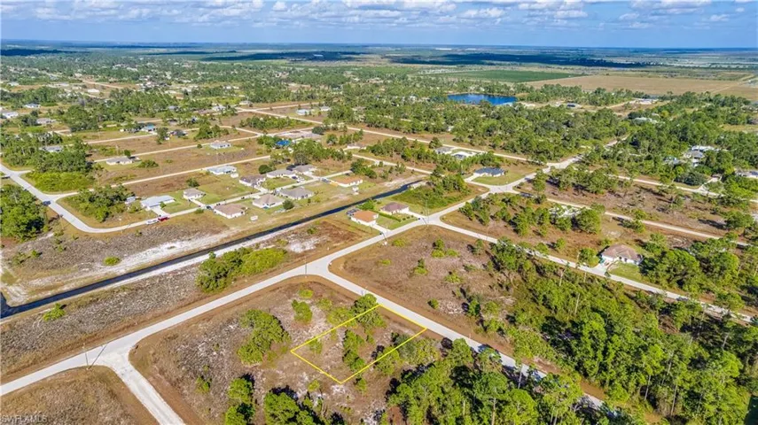 1042  Manta S AVE, Lehigh Acres, FL 33974