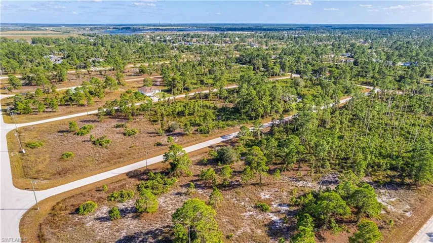 1042  Manta S AVE, Lehigh Acres, FL 33974