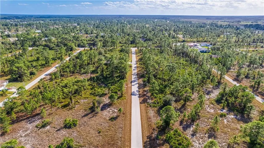 1042  Manta S AVE, Lehigh Acres, FL 33974