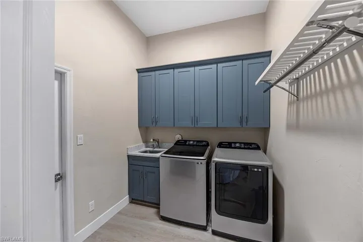 4896  Shearwater  LN, Naples, FL 34119