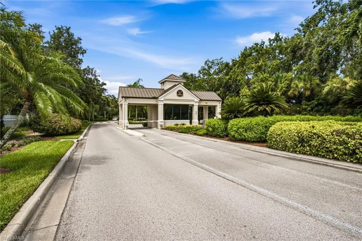 77 Silver Oaks Cir 8102, Naples, Florida 34119