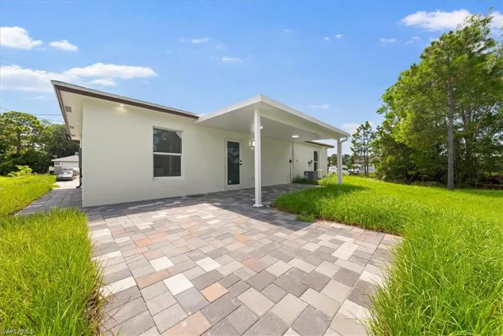 724 Anaconda Ave S, Lehigh Acres, Florida 33974