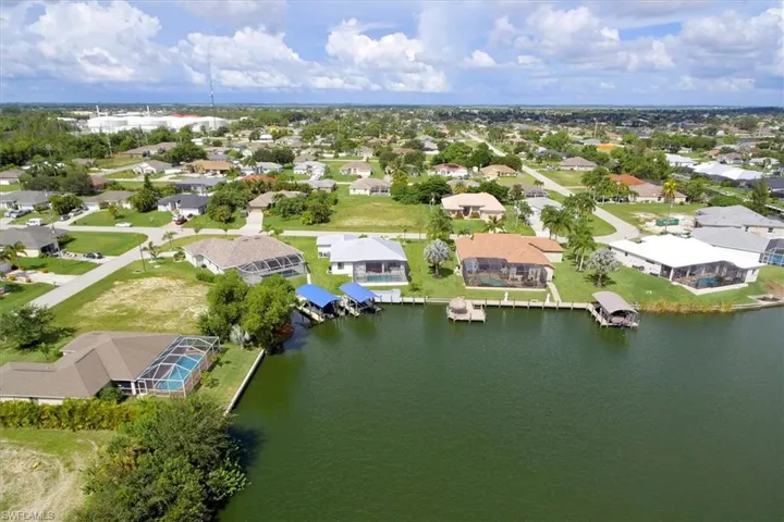 3113 Sw 18th Ave, Cape Coral, Florida 33914