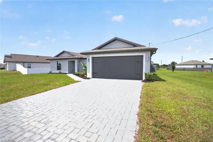 177 Blackstone Dr, Fort Myers, Florida 33913