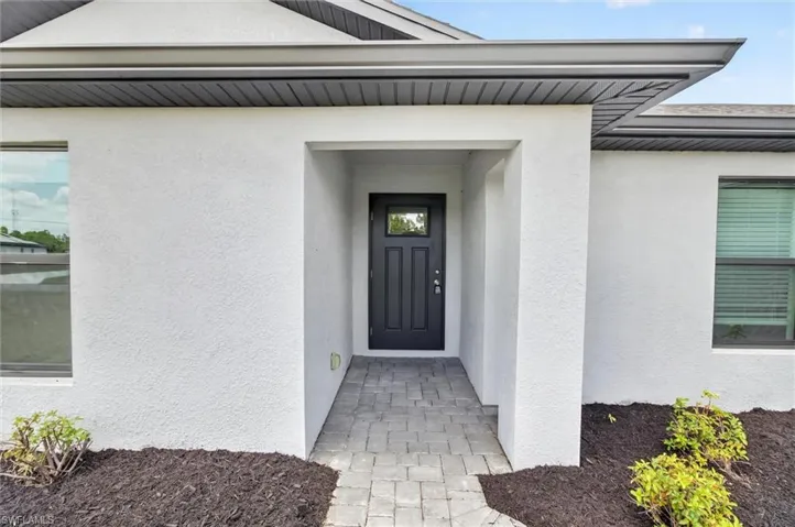 177 Blackstone Dr, Fort Myers, Florida 33913