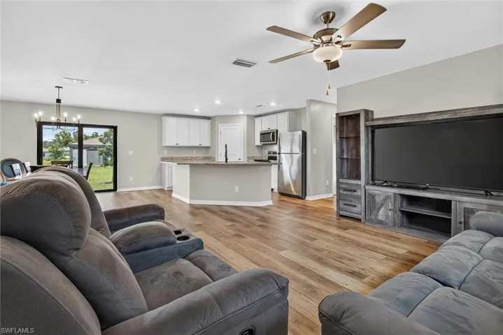177 Blackstone Dr, Fort Myers, Florida 33913