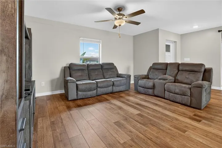 177 Blackstone Dr, Fort Myers, Florida 33913