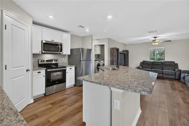 177 Blackstone Dr, Fort Myers, Florida 33913
