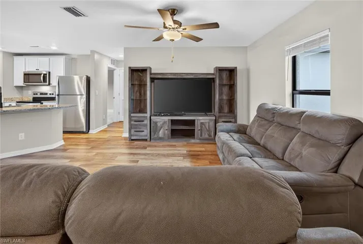 177 Blackstone Dr, Fort Myers, Florida 33913