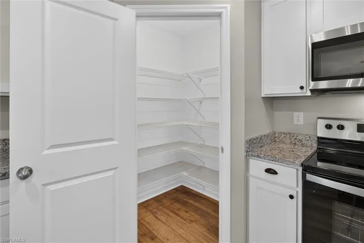177 Blackstone Dr, Fort Myers, Florida 33913