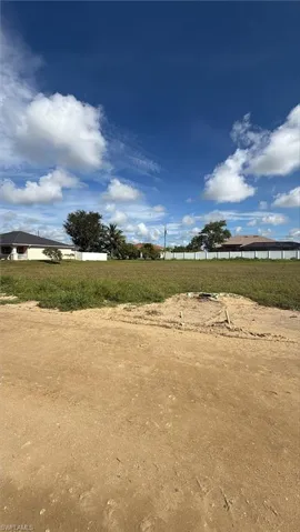 1711 Ne 17th St, Cape Coral, Florida 33909