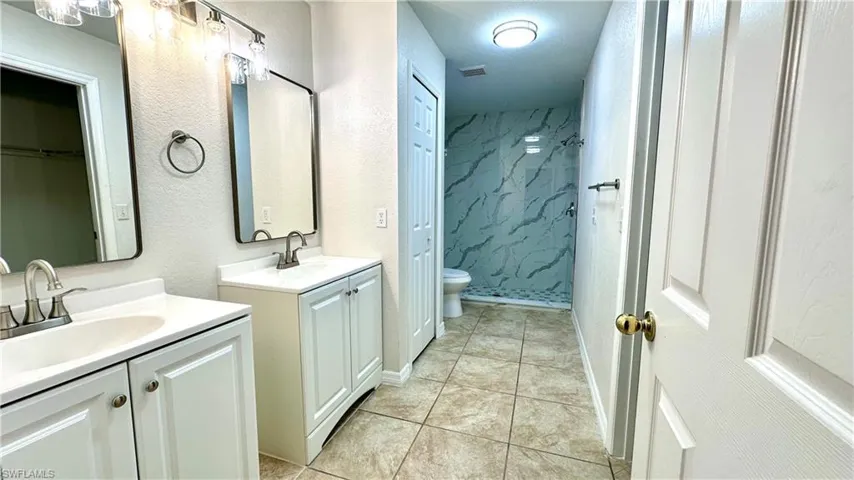 213 Se 24th Ave, Cape Coral, Florida 33990