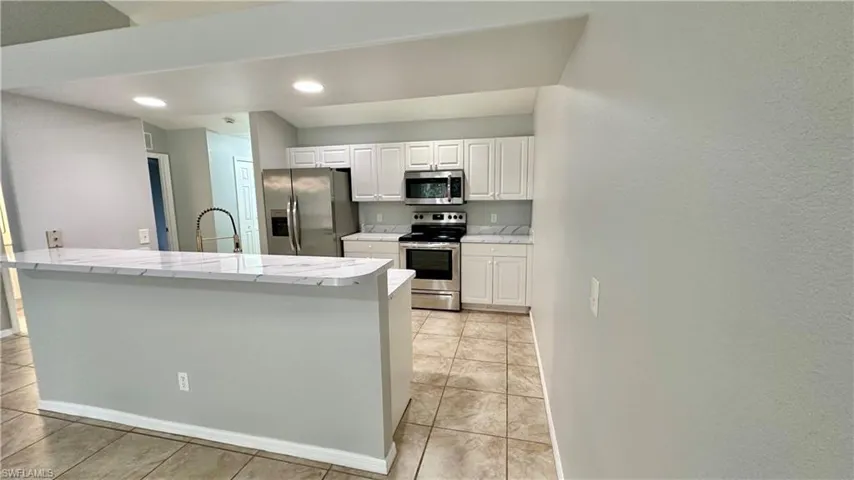 213 Se 24th Ave, Cape Coral, Florida 33990