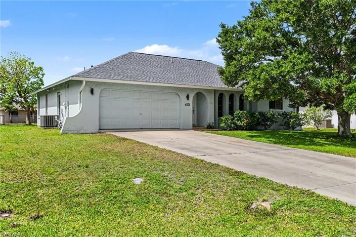 610  Retunda W PKWY, Cape Coral, FL 33904