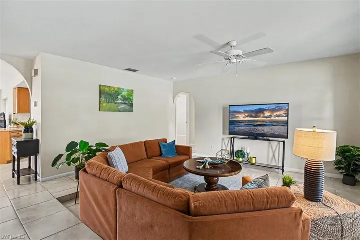 610  Retunda W PKWY, Cape Coral, FL 33904