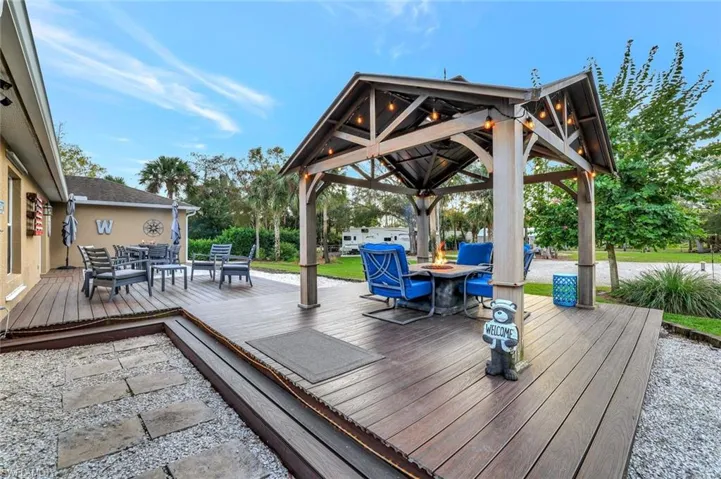 231 16th St Ne, Naples, Florida 34120