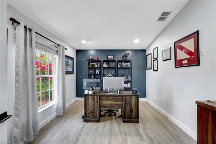 231 16th St Ne, Naples, Florida 34120