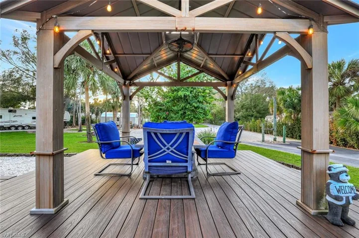 231 16th St Ne, Naples, Florida 34120