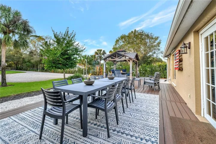 231 16th St Ne, Naples, Florida 34120