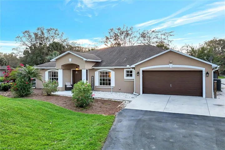 231 16th St Ne, Naples, Florida 34120