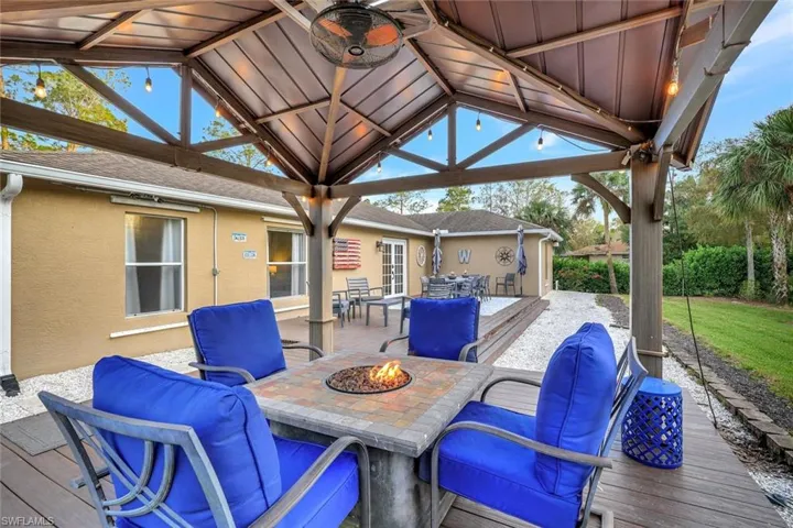 231 16th St Ne, Naples, Florida 34120