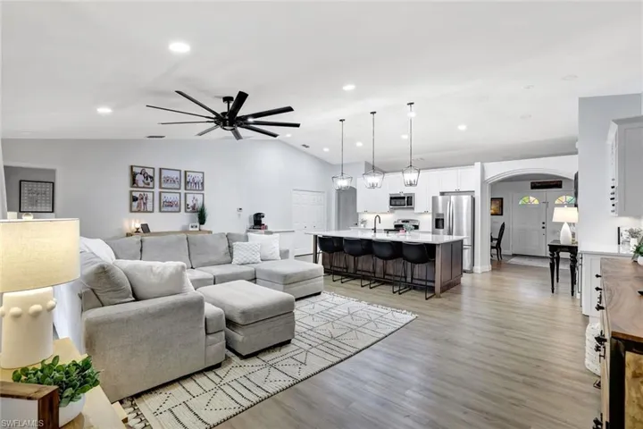 231 16th St Ne, Naples, Florida 34120