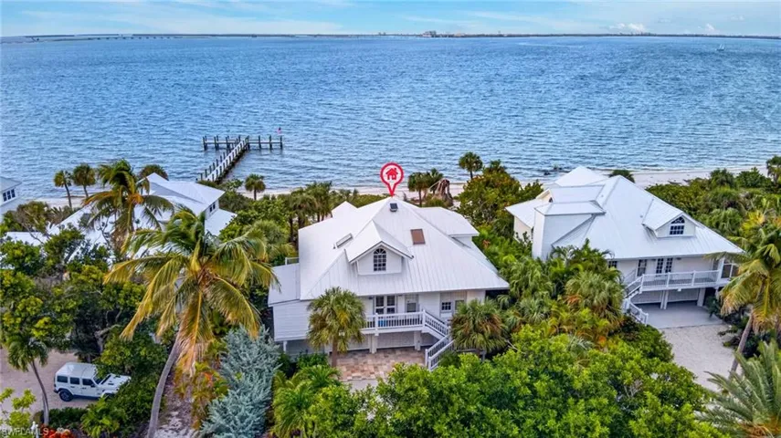 The home has amazing bayfront views of Pine Island Sound
