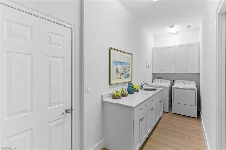 10240  Gator Bay  CT, Naples, FL 34120