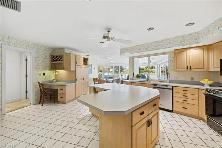 621  Jacana  CIR, Naples, FL 34105