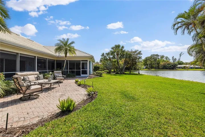 621  Jacana  CIR, Naples, FL 34105