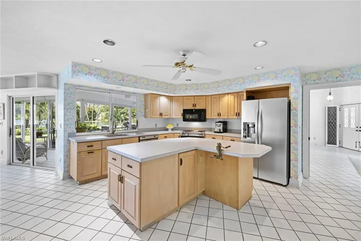 621  Jacana  CIR, Naples, FL 34105