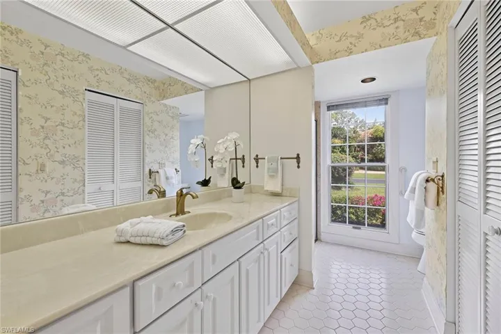 621  Jacana  CIR, Naples, FL 34105