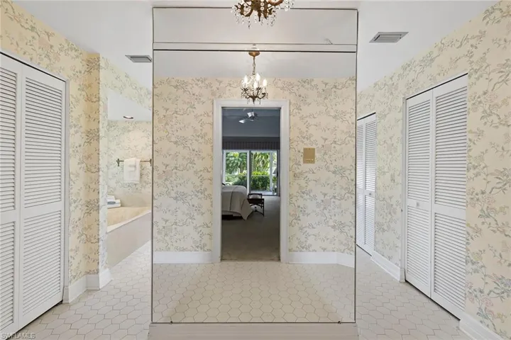 621  Jacana  CIR, Naples, FL 34105
