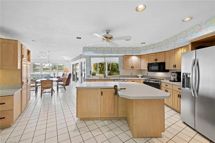 621  Jacana  CIR, Naples, FL 34105