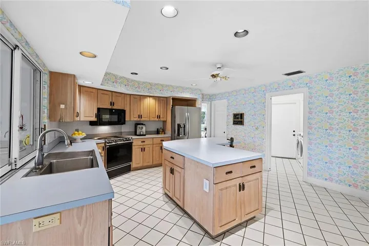 621  Jacana  CIR, Naples, FL 34105