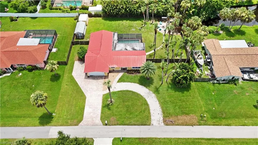 Birds eye view of property