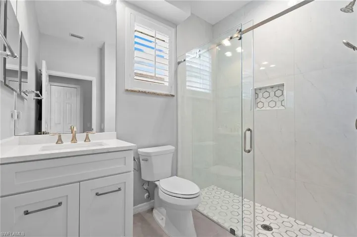 1717  Winding Oaks  WAY, Naples, FL 34109