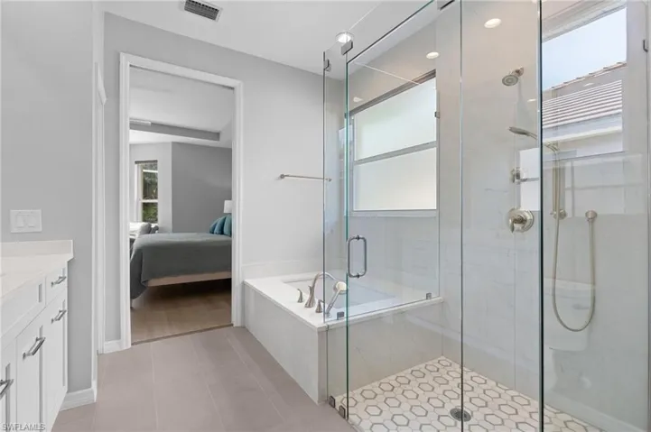 1717  Winding Oaks  WAY, Naples, FL 34109